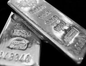 Bir bankadan daha altın için yeni tahmin geldi: 2025’te ons altın ne kadar olacak?