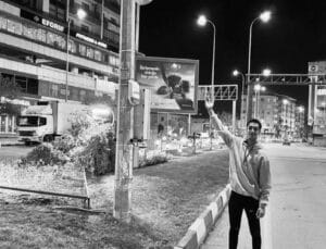 İskenderun Belediyesi’nin ‘çimlere basma’ diye bağıran sesi artık daha ‘yumuşak’ ve ‘etkileyici’