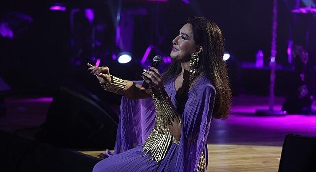 Başkan Çerçioğlu 8 Mart Dünya Kadınlar Günü’nde vatandaşları sevilen sanatçı Nükhet Duru ile buluşturdu