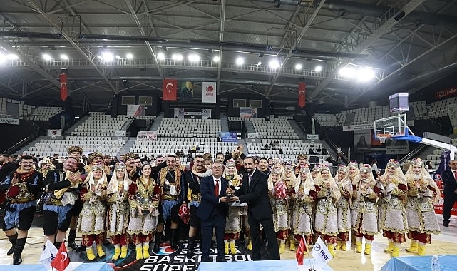 Halk Oyunları Yarışmasına Manisa Büyükşehir Belediyespor Damga Vurdu