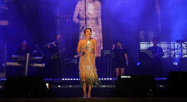Göksel’den Aliağa’da unutulmaz konser